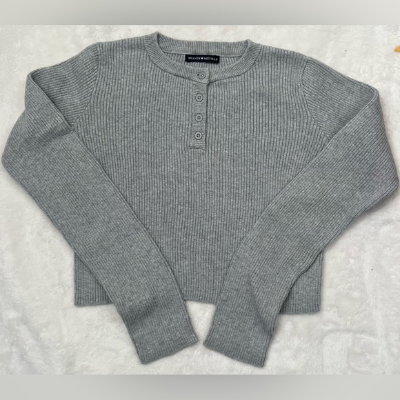 Brandy Melville Grey Ribbed Long Sleeved Button Crew Neck Sweater MH190 Delilah - Picture 2 of 6